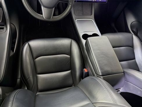 Used 2021 Tesla Model Y Long Range AWD/4WD image 26
