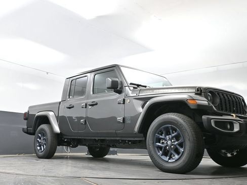 New 2026 Jeep Gladiator Sport AWD/4WD image 38