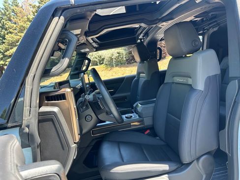 Used 2025 GMC Hummer EV 3X w/ LPO, Sport Package AWD/4WD image 38