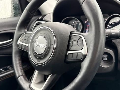 Used 2017 Jeep Compass Limited image 12