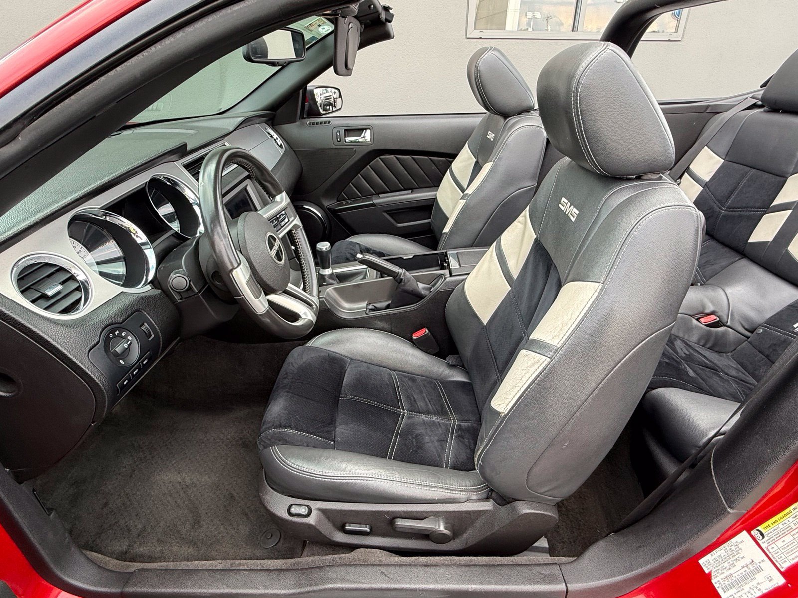 Used 2011 Ford Mustang GT Premium w/ Electronics Pkg RWD image 13