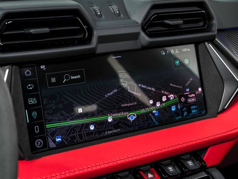 Used 2025 Lamborghini Urus S AWD/4WD image 28
