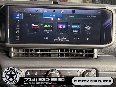 Used 2025 Jeep Wrangler Unlimited Rubicon 4xe w/ Safety Group AWD/4WD image 30