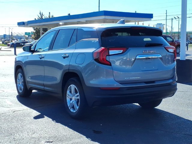 Used 2024 GMC Terrain SLE FWD image 7