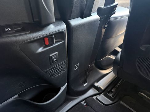 Used 2025 Chrysler Pacifica Limited FWD image 35