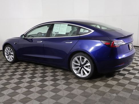 Used 2019 Tesla Model 3 Standard Range Plus image 11