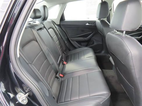 Used 2024 Volkswagen Jetta SE FWD image 28