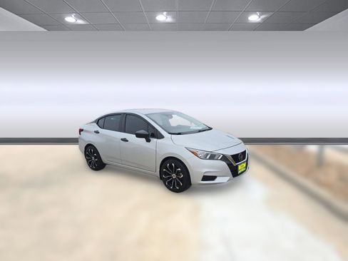 Used 2021 Nissan Versa S image 6
