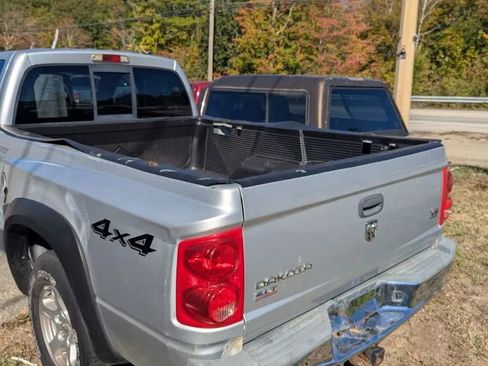 Used 2006 Dodge Dakota SLT w/ Trailer Tow Group image 2