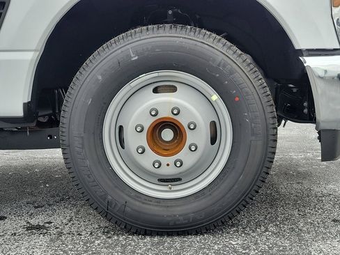 New 2026 Ford F350 XL w/ XL Chrome Package image 7