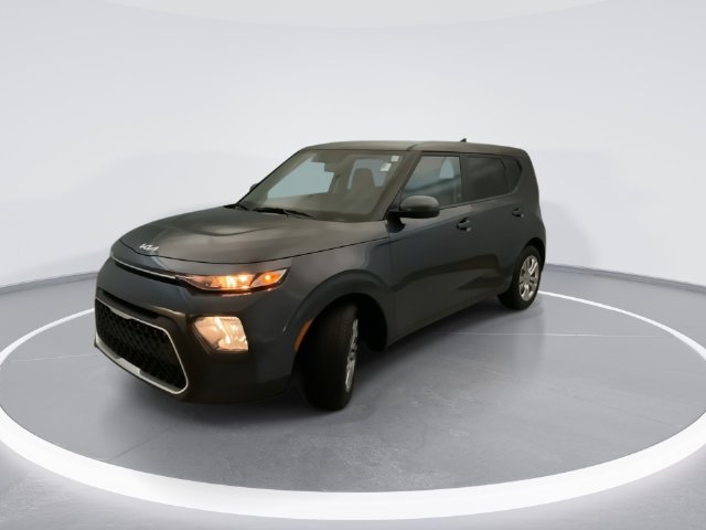 Used 2022 Kia Soul LX FWD image 2