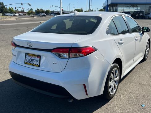 Used 2024 Toyota Corolla LE FWD image 4