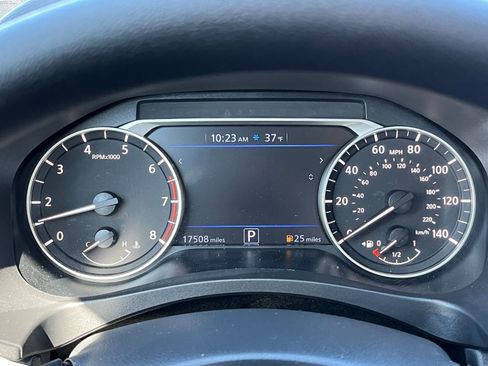 Used 2025 Nissan Altima 2.5 SV image 39