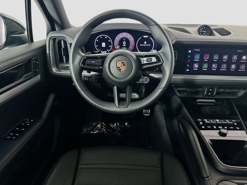 Used 2025 Porsche Cayenne E-Hybrid image 25