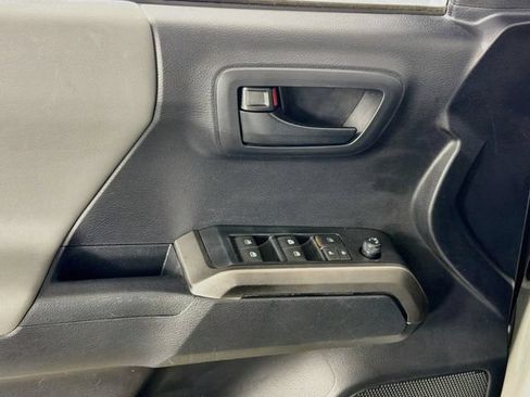 Used 2019 Toyota Tacoma SR5 RWD image 20
