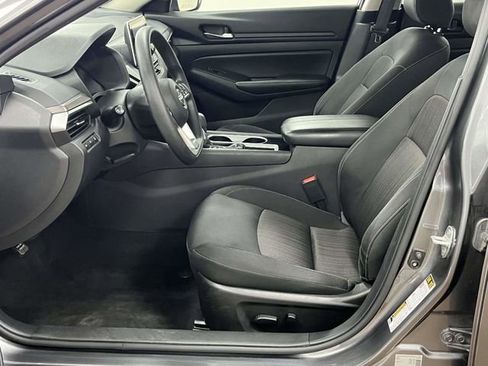 Used 2024 Nissan Altima 2.5 SV FWD image 15