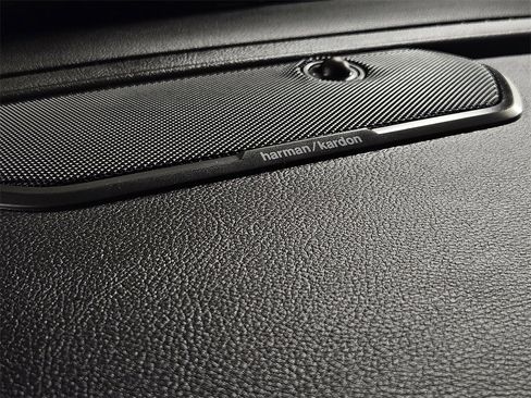 Used 2025 RAM 2500 Laramie image 19