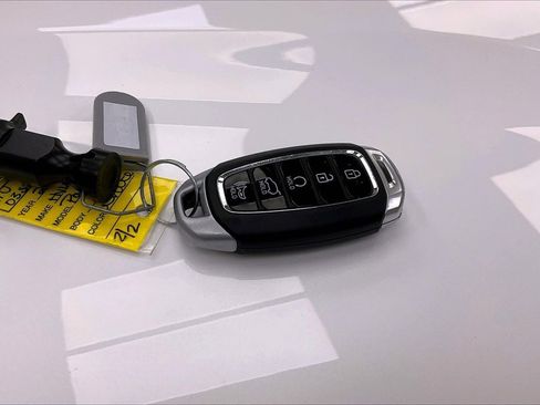 Used 2022 Hyundai Palisade Calligraphy image 9