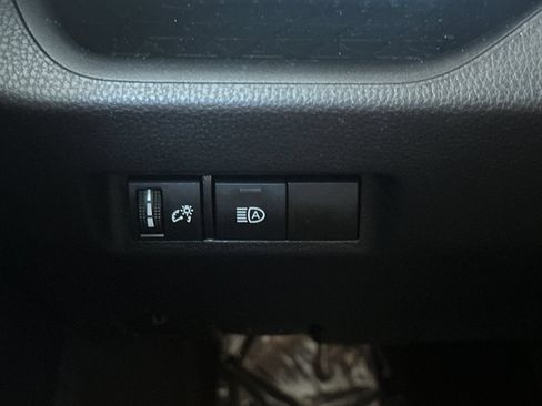 Certified 2021 Toyota RAV4 XLE AWD/4WD image 32
