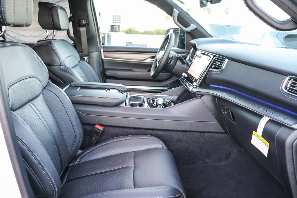 New 2026 Jeep Grand Wagoneer L Summit AWD/4WD image 20