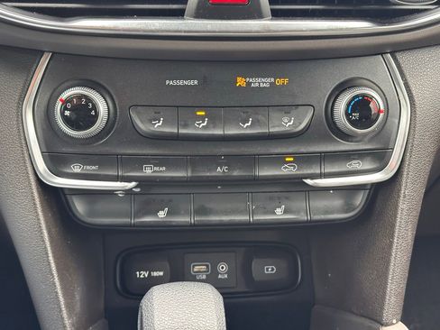 Used 2019 Hyundai Santa Fe SEL image 29