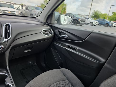 Used 2024 Chevrolet Equinox LT FWD image 11