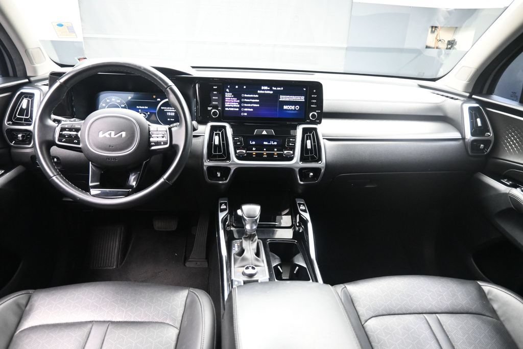 Used 2023 Kia Sorento SX AWD/4WD image 9