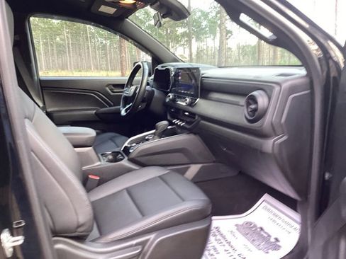 Used 2025 Chevrolet Colorado Trail Boss image 13
