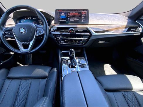 Used 2023 BMW 530e xDrive AWD/4WD image 16