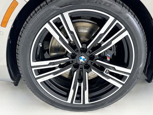 Used 2023 BMW 760i xDrive AWD/4WD image 29