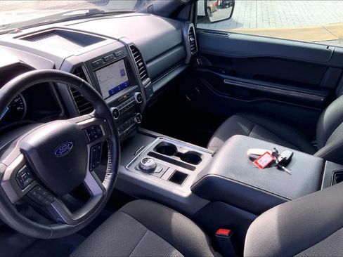 Used 2020 Ford Expedition Max XLT image 16