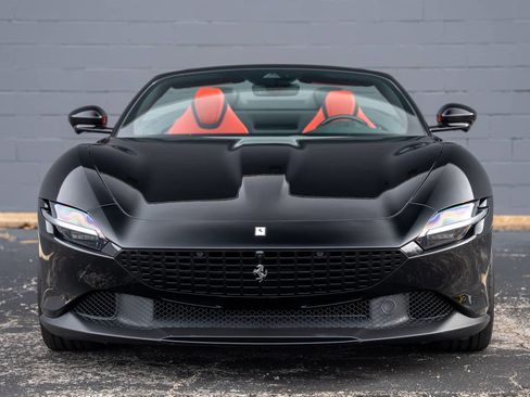 Used 2025 Ferrari Roma Spider RWD image 5