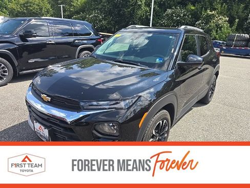 Used 2021 Chevrolet TrailBlazer LT w/ Driver Confidence Package FWD image 1