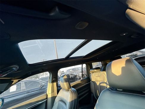 New 2025 Jeep Grand Cherokee L Limited image 23