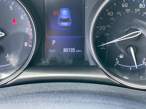 Used 2018 Toyota C-HR XLE FWD image 36