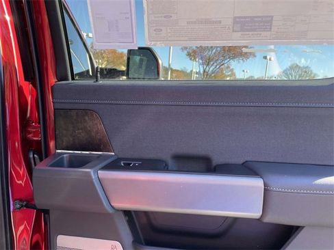 New 2026 Ford F250 Lariat w/ Black Appearance Package image 28