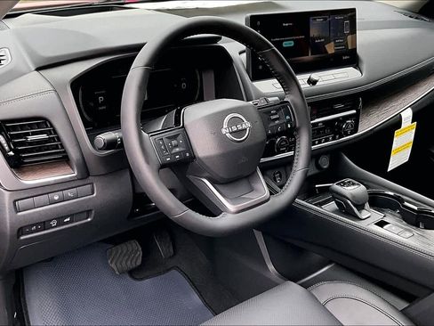 New 2026 Nissan Rogue Platinum image 8