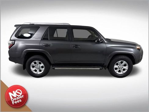 Used 2016 Toyota 4Runner SR5 RWD image 2