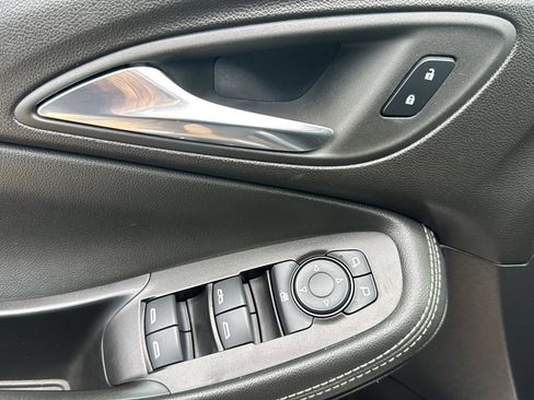 Used 2023 Buick Encore GX Select image 17