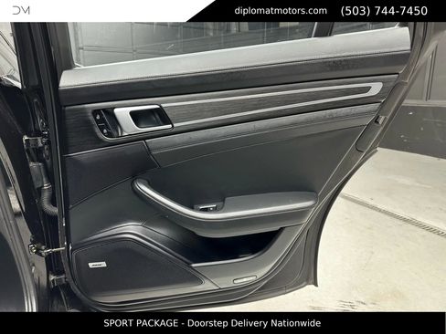 Used 2019 Porsche Panamera Turbo image 40