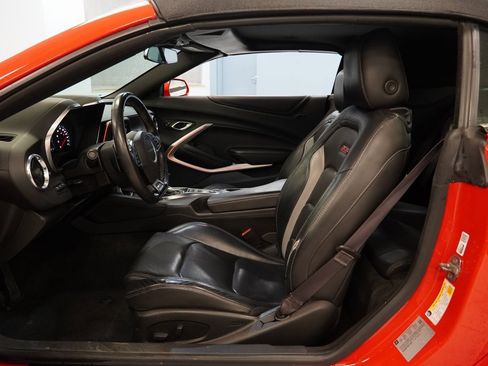 Used 2017 Chevrolet Camaro SS image 5
