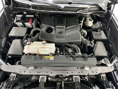 Used 2022 Toyota Tundra SR5 w/ TRD Off-Road Package image 25