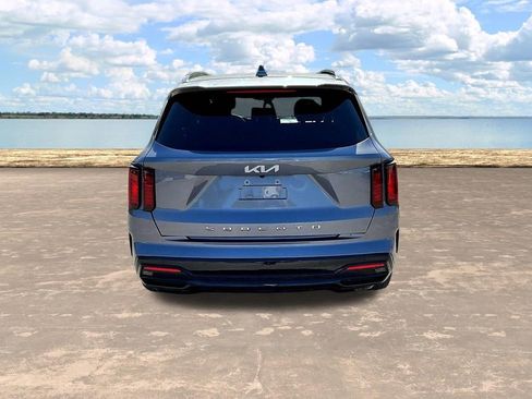 Used 2022 Kia Sorento S w/ Panoramic Sunroof Package FWD image 12