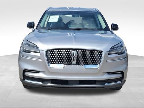 Used 2023 Lincoln Aviator 2WD image 2