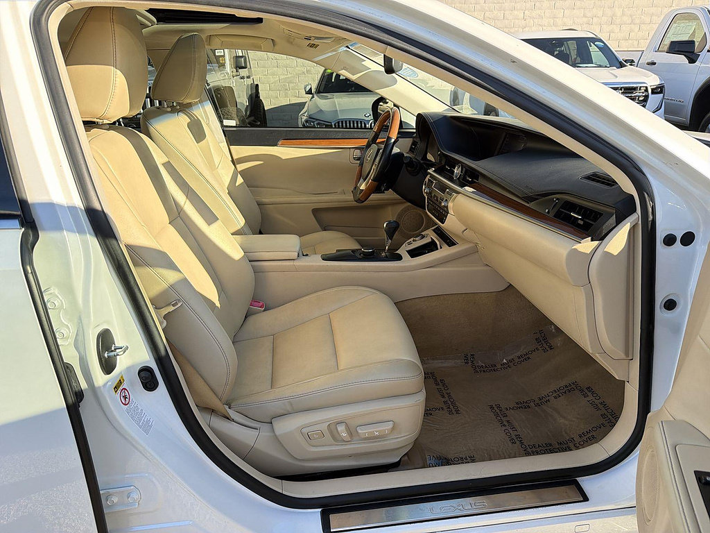 Used 2013 Lexus ES 300h w/ Premium Pkg FWD image 27