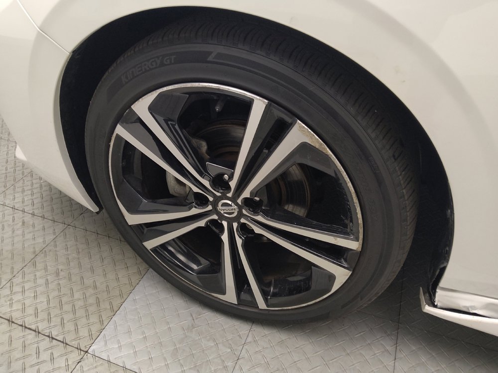 Used 2023 Nissan Sentra SR w/ SR Premium Package FWD image 31
