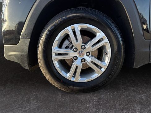 Used 2024 GMC Terrain SLE image 9