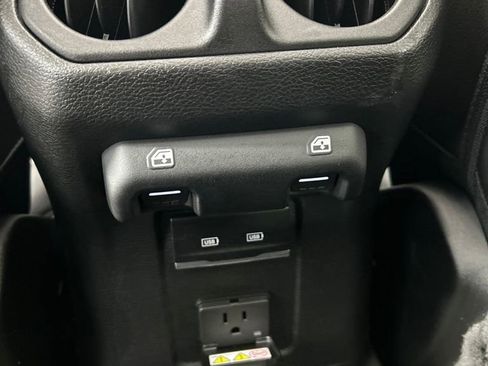 Used 2023 Jeep Wrangler Freedom Edition image 19