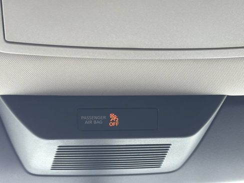 Used 2025 Nissan Pathfinder S FWD image 21