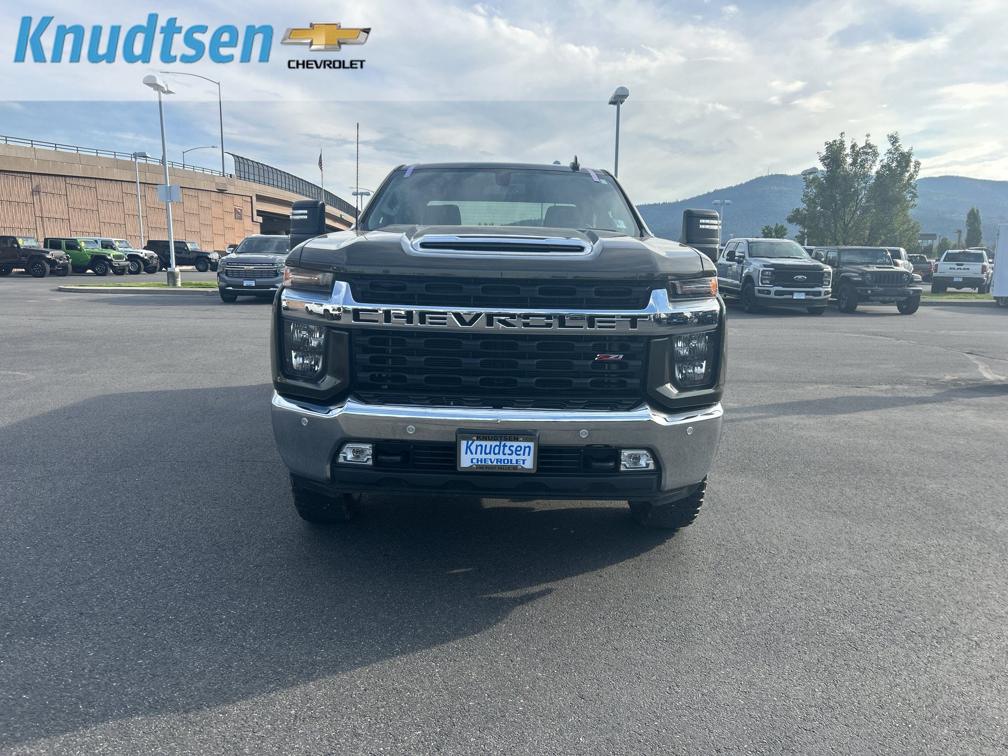 Used 2023 Chevrolet Silverado 2500 LT w/ All Star Edition AWD/4WD image 2